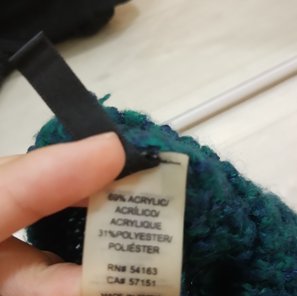 Kensie green hat (beautiful and warm) - Picture 4 of 7